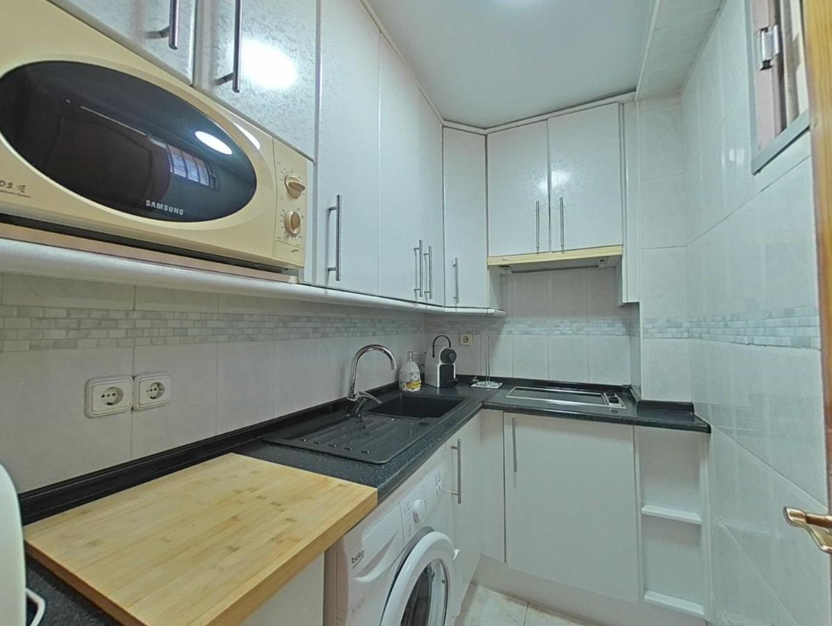 Acogedor En La Carihuela Con Plaza De Garaje Garantizada! Sol Montemar Apartment Torremolinos Exterior photo