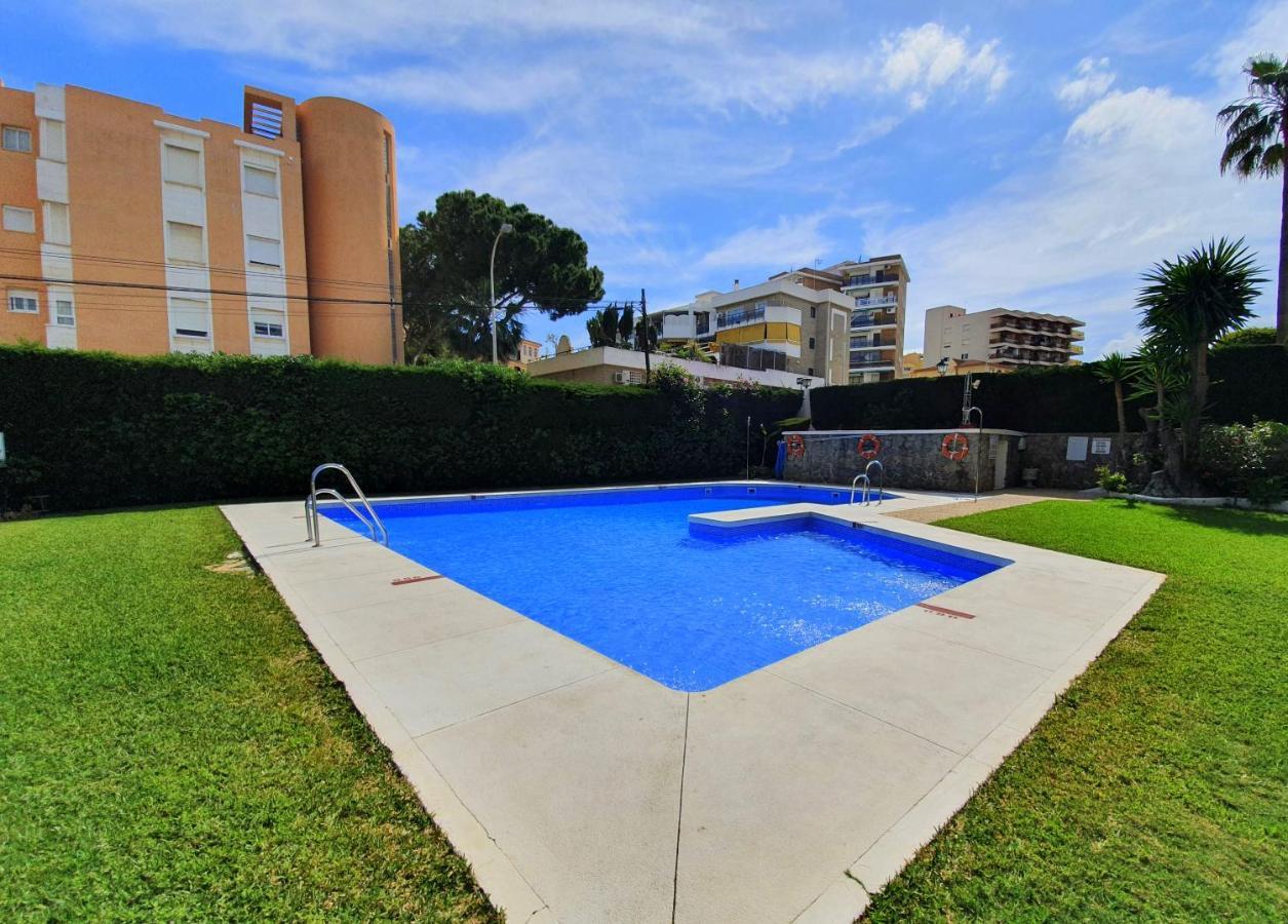 Acogedor En La Carihuela Con Plaza De Garaje Garantizada! Sol Montemar Apartment Torremolinos Exterior photo